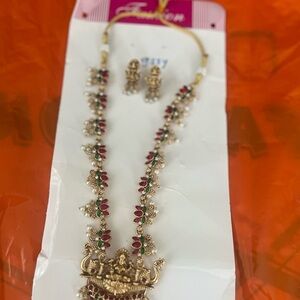 Elegant Gold and Red Necklace Set